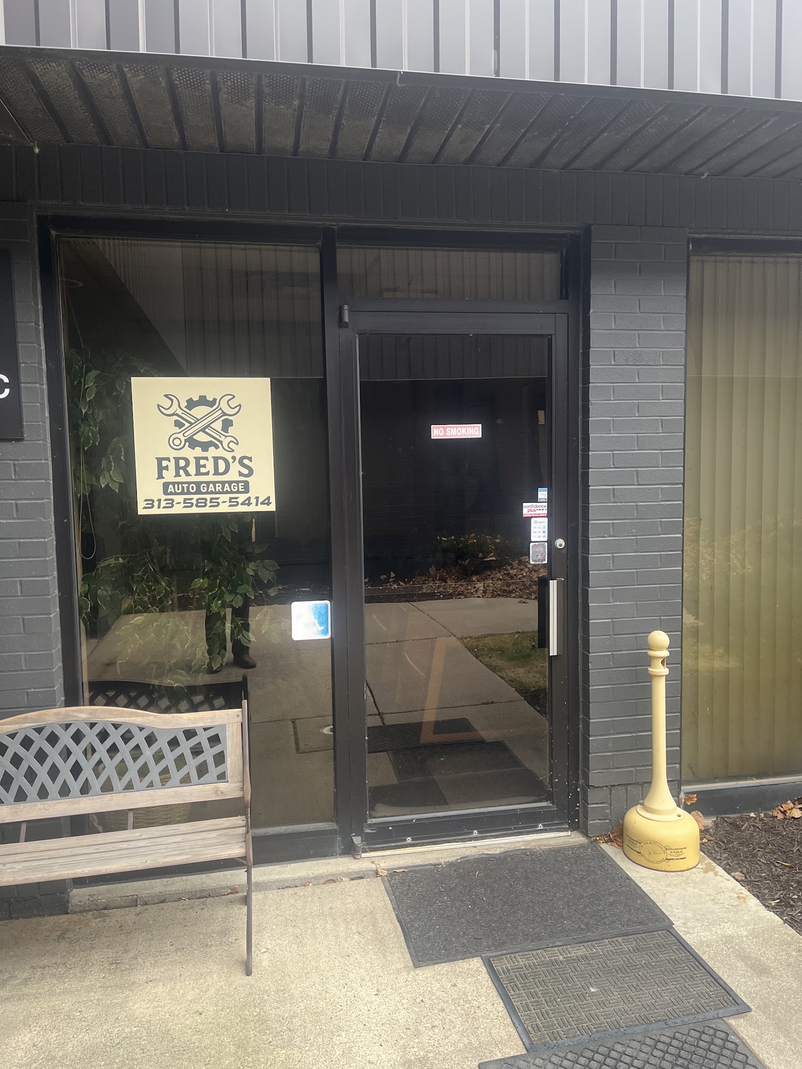 Fred's Auto Garage — photo
