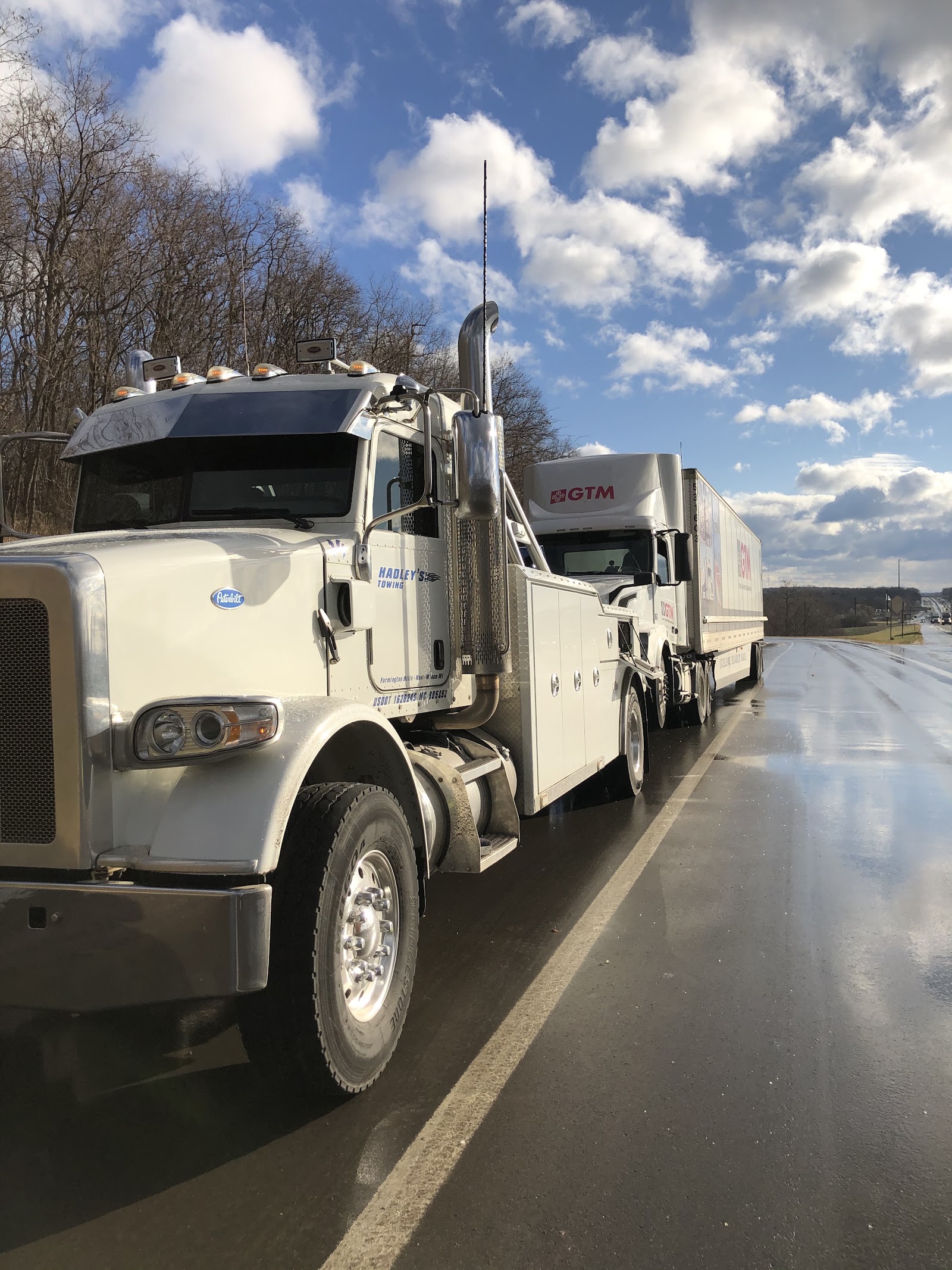 Hadley's Towing Wixom in Wixom
